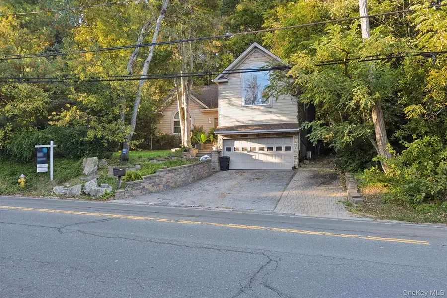 379 E Main Street, Centerport, NY 11721 - #3