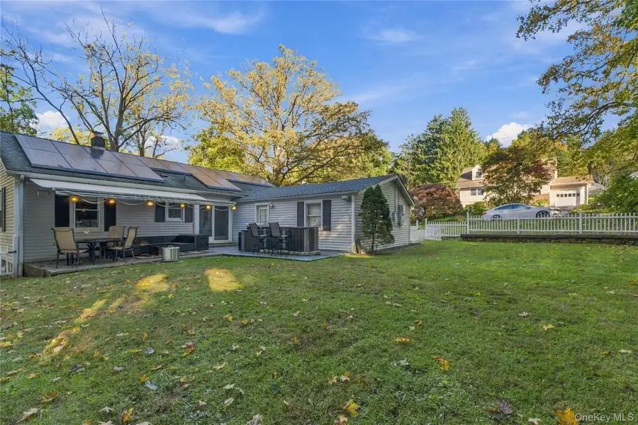 24 Revolutionary Road, Cortlandt Manor, NY 10567 - #2