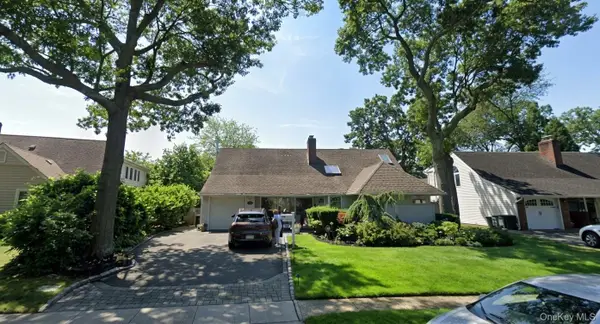 12 Silverbirch Road, Merrick, NY 11566