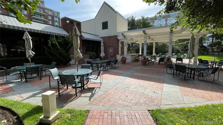 111 Cherry Valley Avenue #702 W, Garden City, NY 11530 - #3