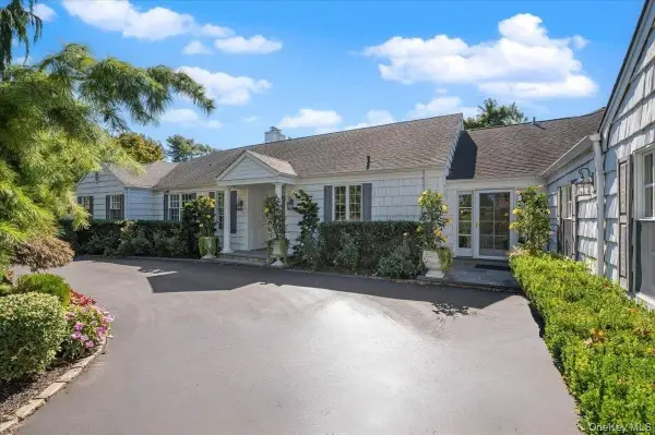 220 Causeway, Lawrence, NY 11559