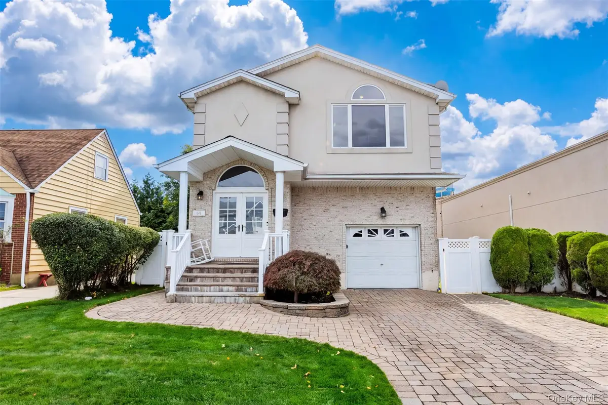 1079 Van Buren Avenue, Franklin Square, NY 11010 - #1