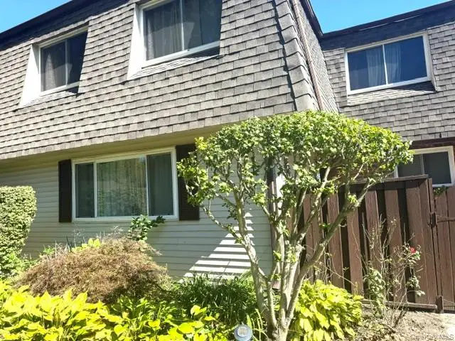 96 Feller Drive, Central Islip, NY 11722 - #2