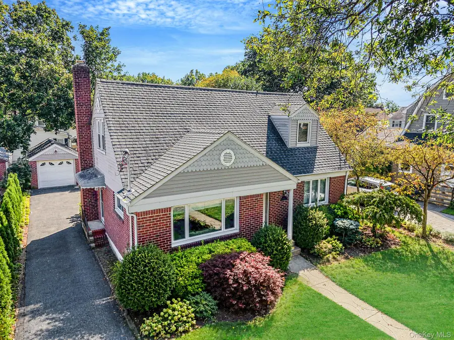 127 Locust Street, Floral Park, NY 11001 - #2
