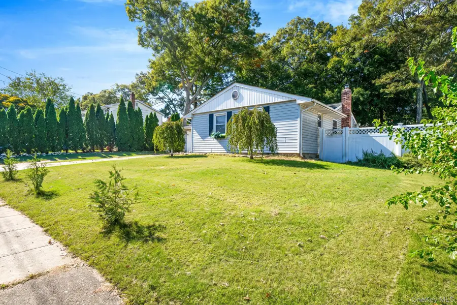 12 Mountain Street, Ronkonkoma, NY 11779 - #3