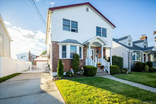 206 Grange Street, Franklin Square, NY 11010