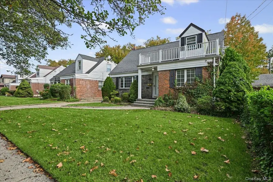 121 Norman Street, New Hyde Park, NY 11040 - #3