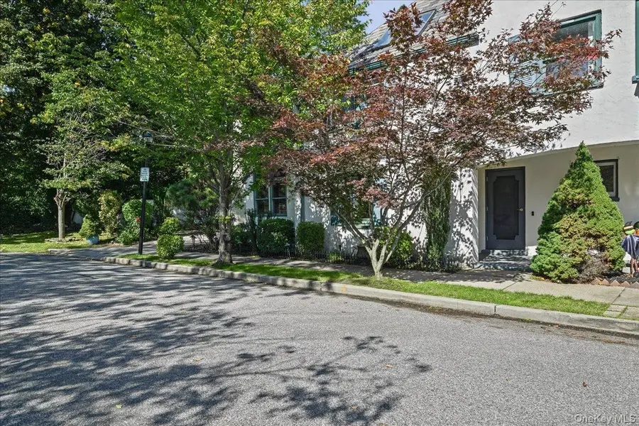 5 1st Place, Garden City, NY 11530 - #2
