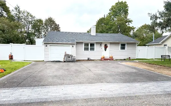 21 Marie Lane, Central Islip, NY 11722