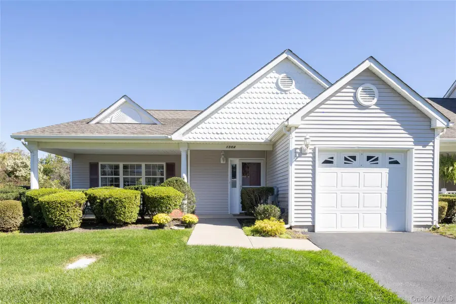 1504 Pebble Beach Path, Riverhead, NY 11901 - #2