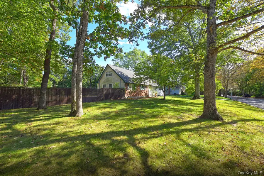 1 Millet Street, Dix Hills, NY 11746 - #3