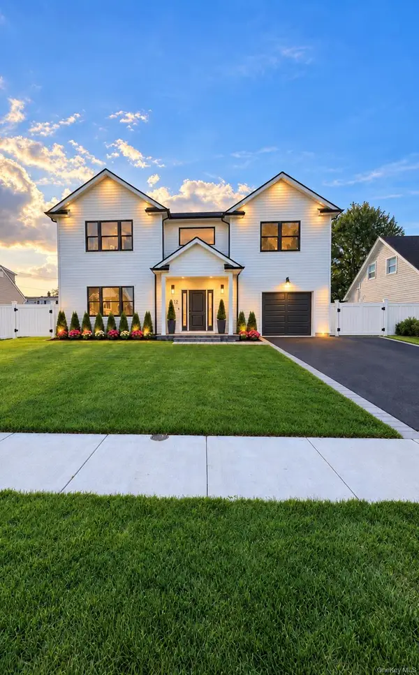12 Slate Lane, Levittown, NY 11756