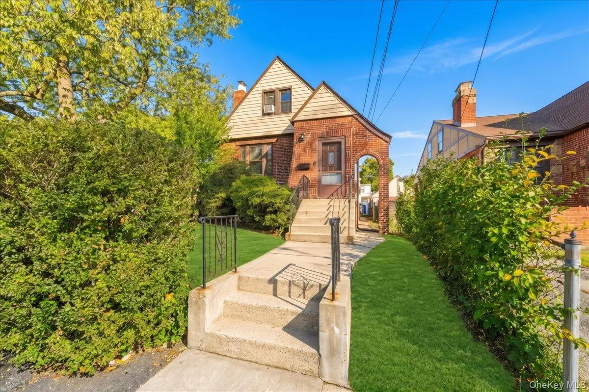 196 Hillside Avenue, Yonkers, NY 10703 - #1