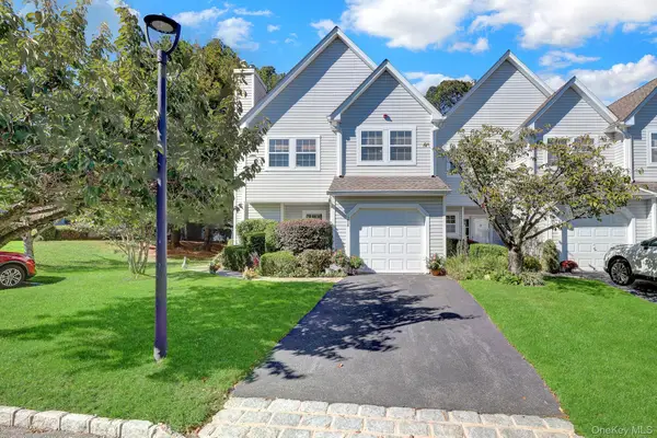 208 Erik Drive, East Setauket, NY 11733