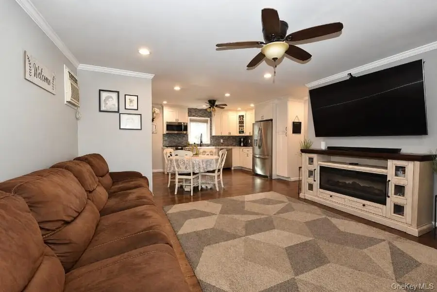 1331 3rd Street, West Babylon, NY 11704 - #2