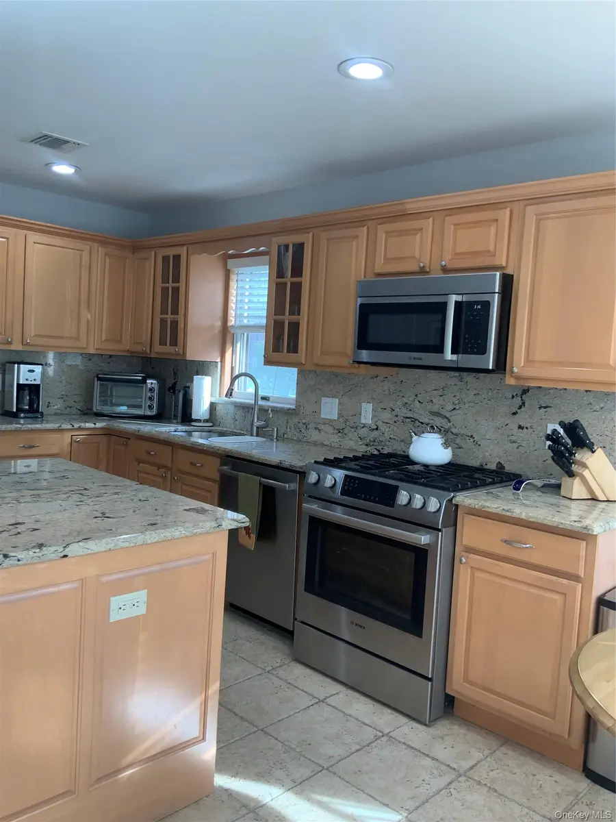 9 Kirkwood Road, Port Washington, NY 11050 - #3