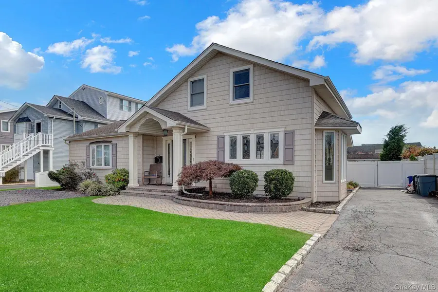 12 New Point Place, Amityville, NY 11701 - #2