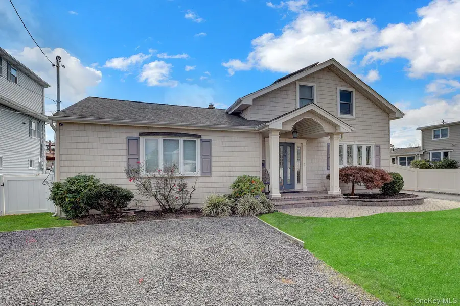 12 New Point Place, Amityville, NY 11701 - #3