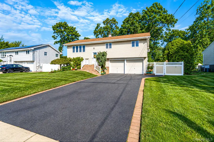 251 Manhasset Street, Islip Terrace, NY 11752 - #3