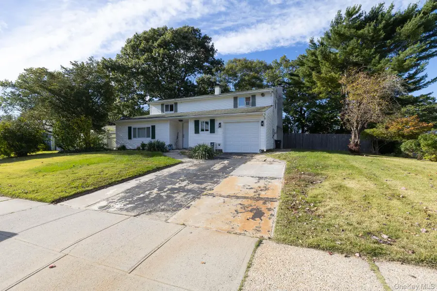 27 Monterey Lane, Centereach, NY 11720 - #3