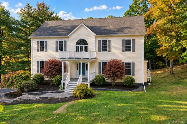 7 Stonehouse Road, Rhinebeck, NY 12572