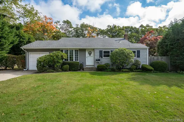 991 Gardiner Drive, Bay Shore, NY 11706