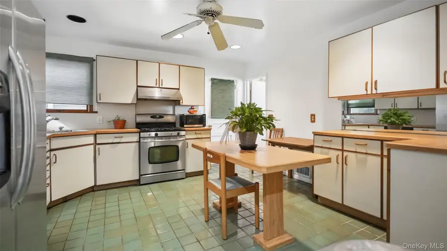 17 Kent Road, White Plains, NY 10603 - #2
