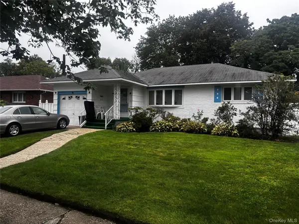 904 Barry Drive W, Valley Stream, NY 11580
