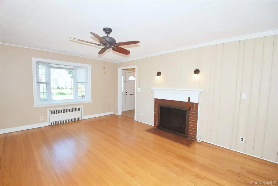 95 Krug Place, Mineola, NY 11501 - #3