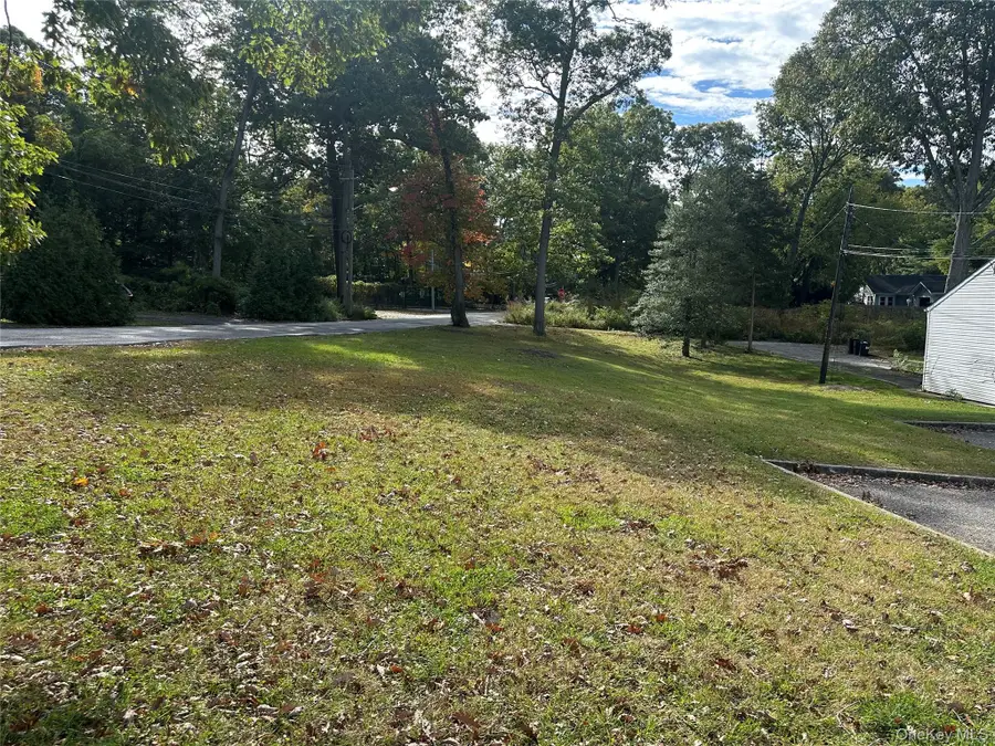 4 New Lane, Selden, NY 11784 - #3