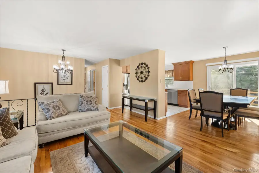 697 East Drive, Lindenhurst, NY 11757 - #2