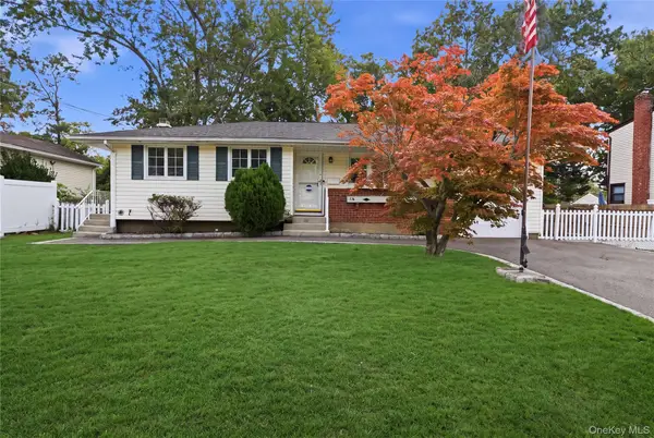 56 Prairie Drive, North Babylon, NY 11703