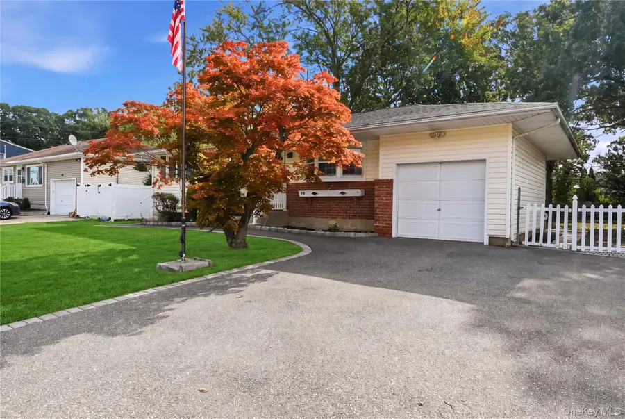 56 Prairie Drive, North Babylon, NY 11703 - #2