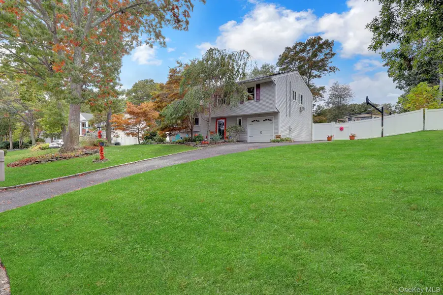 12 Croydon Avenue, Ronkonkoma, NY 11779 - #3