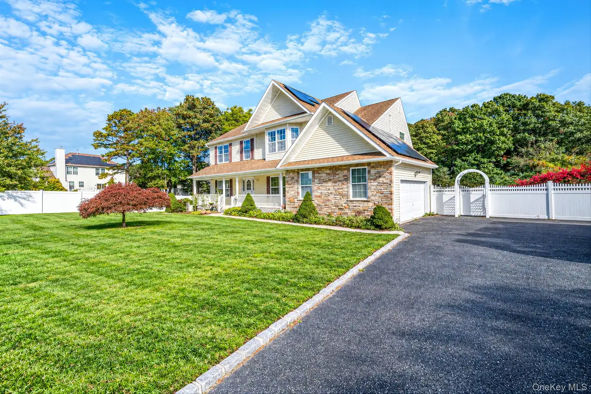40 Bloomington Street, Medford, NY 11763 - #1