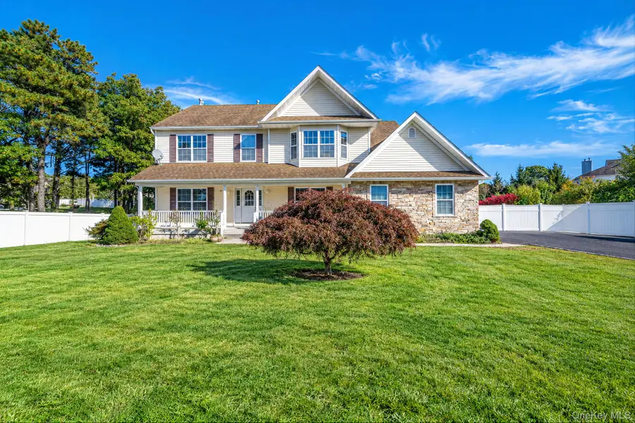 40 Bloomington Street, Medford, NY 11763 - #2