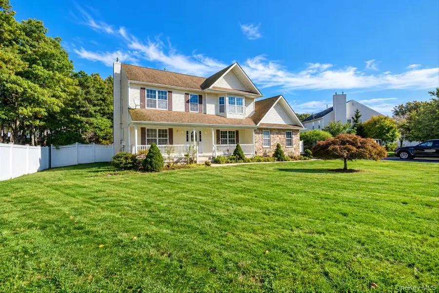 40 Bloomington Street, Medford, NY 11763 - #3
