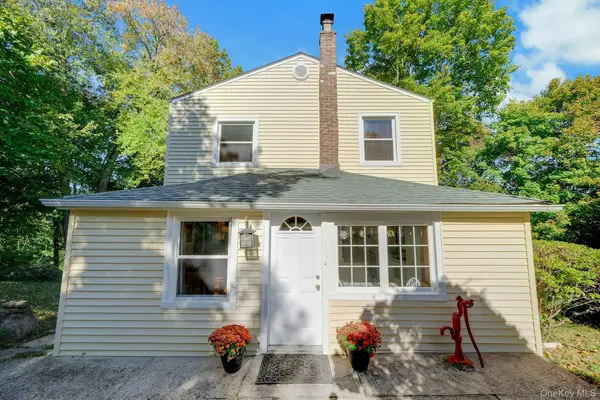 118 Circular Street, Thornwood, NY 10594