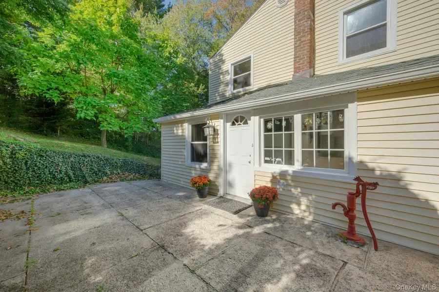 118 Circular Street, Thornwood, NY 10594 - #2