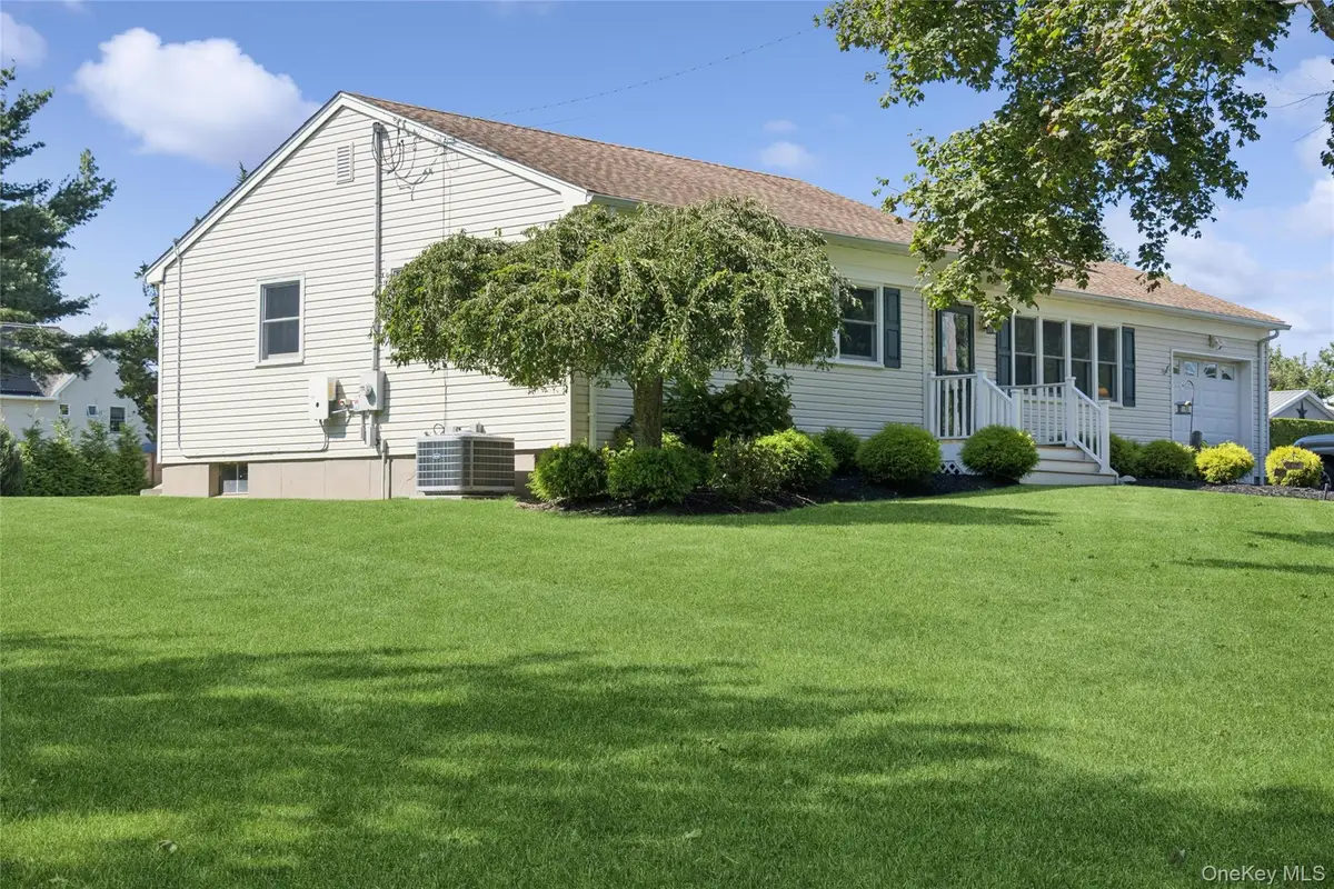 4105 Deep Hole Drive, Mattituck, NY 11952 - #1