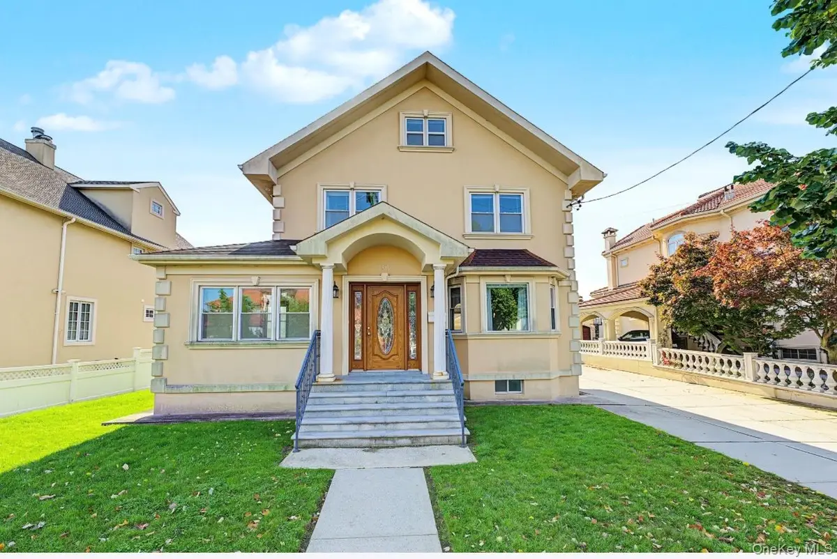 30 North Drive, Whitestone, NY 11357 - #1