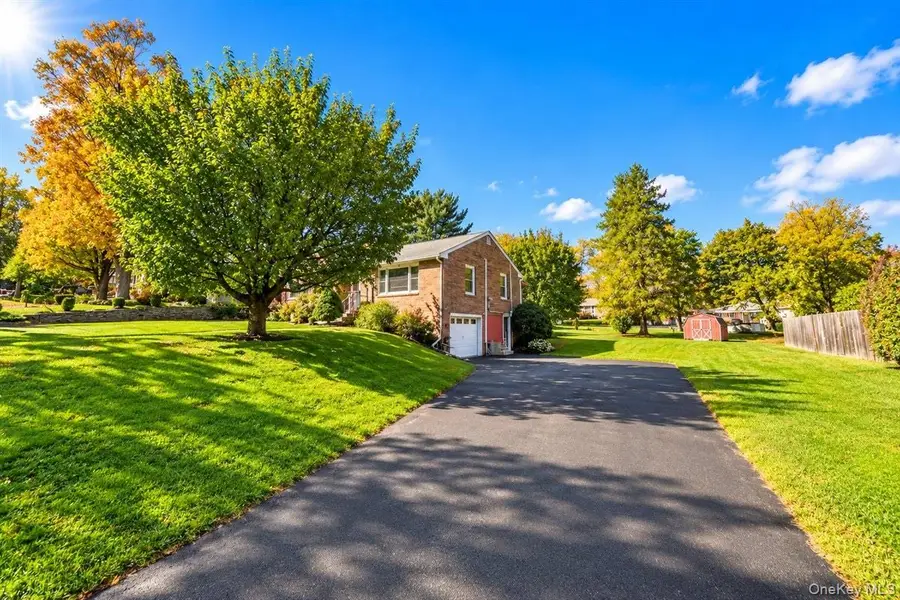 8 Mark Street, New Windsor, NY 12553 - #2