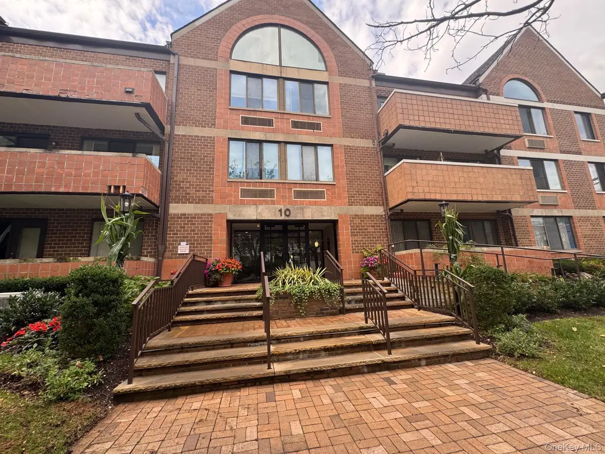 10 Canterbury Road #1B, Great Neck, NY 11021 - #1