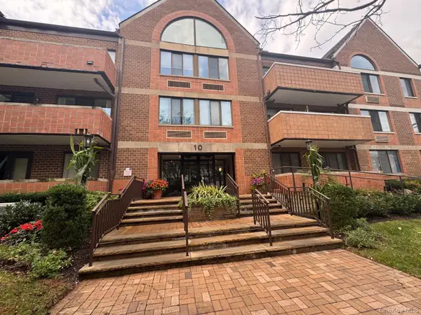 10 Canterbury Road #1B, Great Neck, NY 11021