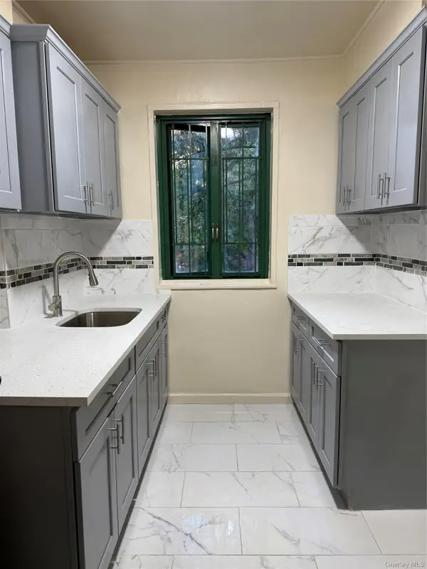 1595 Metropolitan Avenue #3B, Bronx, NY 10462