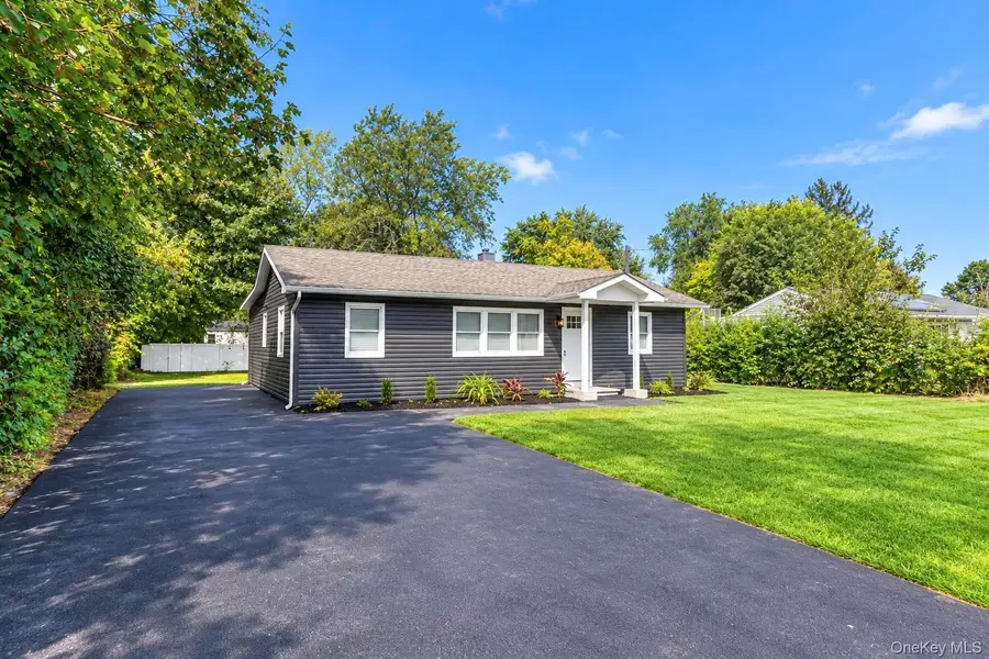 13 Patton Street, Brentwood, NY 11717 - #3