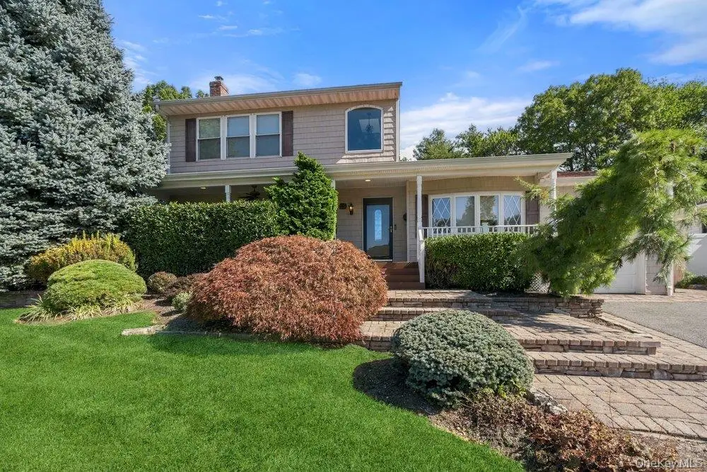 25 Beaumont Drive, Plainview, NY 11803 - #1