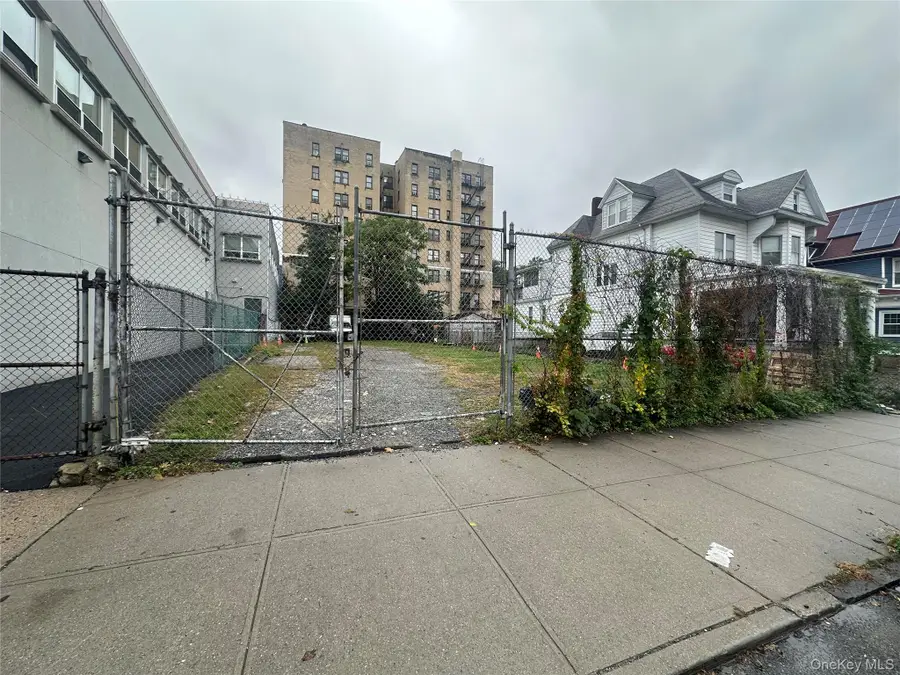 10 St Andrews Place, Yonkers, NY 10705 - #2