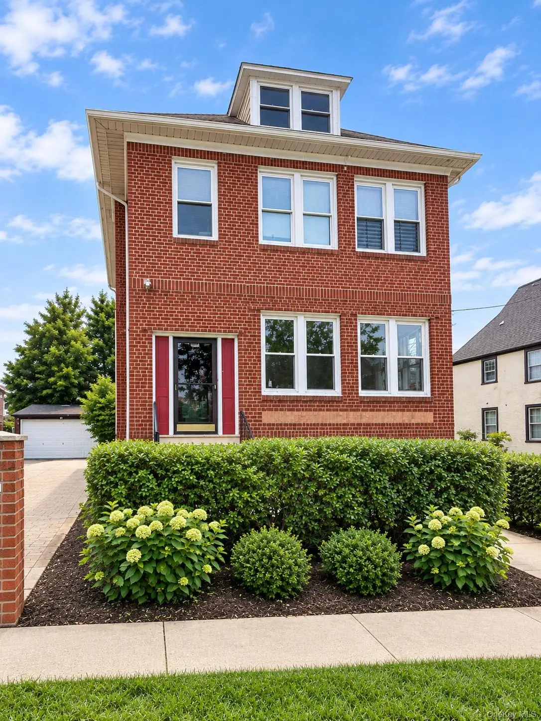194 Voss Avenue, Yonkers, NY 10703 - #1