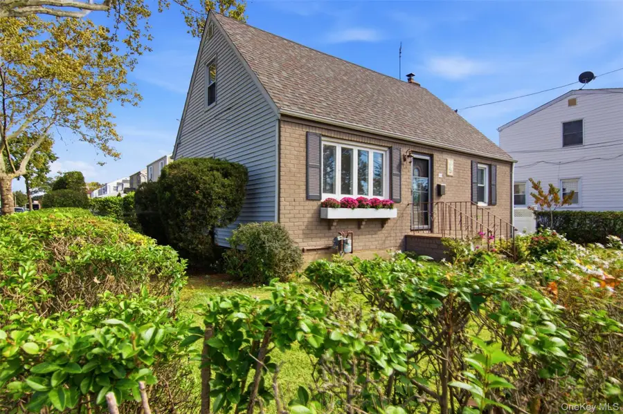 336 Herricks Road, Mineola, NY 11501 - #2